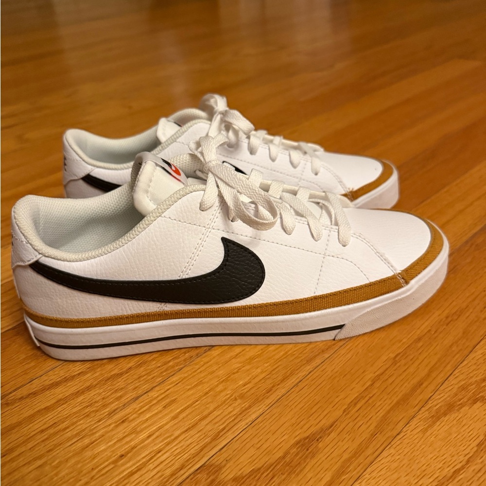 Nike Men’s Size 9 Court Legacy